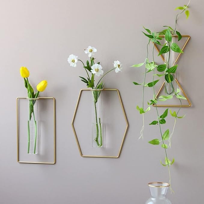 Nordic Wall Vase Hanging Geometric Gold Flower Vase Wall Mount Metal Frame Vases Hydroponic Glass Bud Vase Decor for Home Wedding Farmhouse