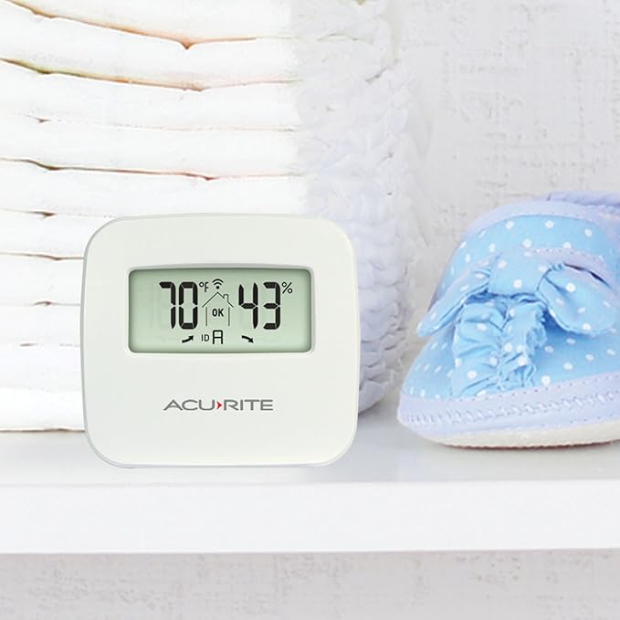 AcuRite 01095M Indoor Temperature & Humidity Station with 3 Sensors, White
