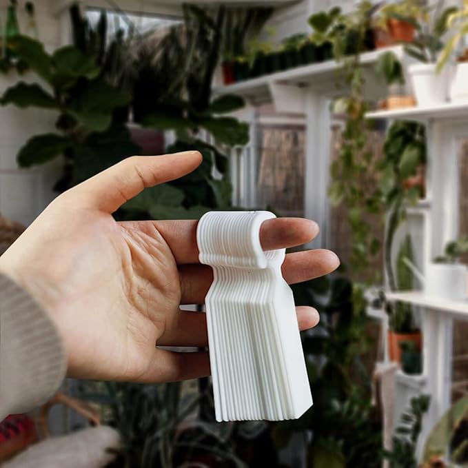 MHY 200 Pcs Thick Plastic Plant Labels - Garden Waterproof Plant Tree Tags - 4.3 inch Color Hanging Plant Markers for Plants, Potted Plants, Nurseries, Trees，Gardening (Light Blue)