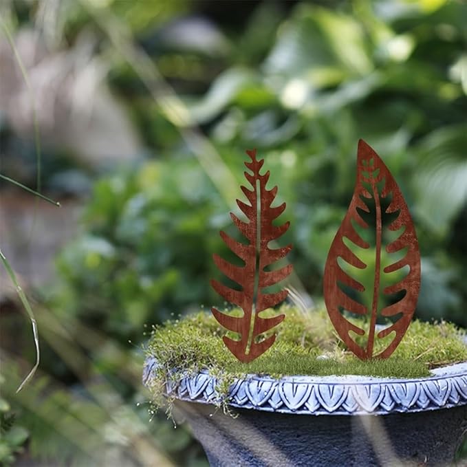 2pcs Rust-Colored Metal Plant Stakes, Classic Fern Leaf Design Garden Decor, Durable Outdoor Metal Art for Courtyard, Balcony, Flower Pots