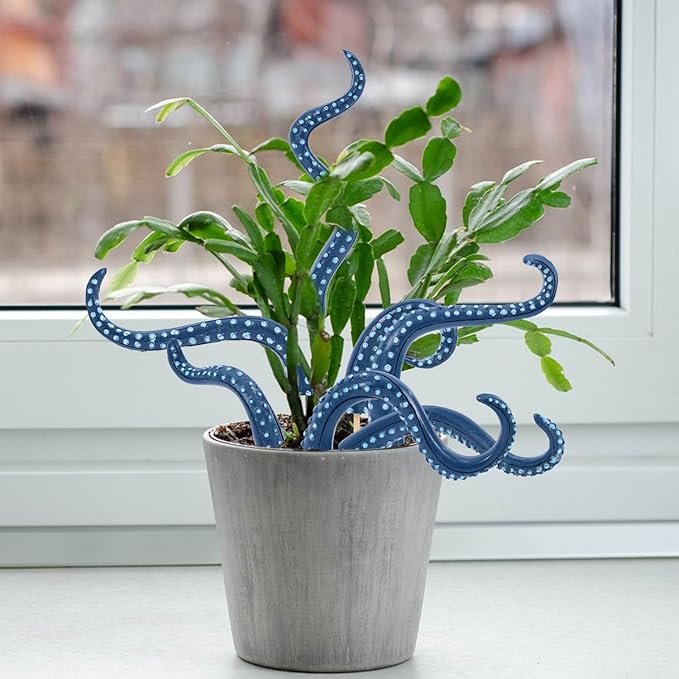 BOXOB 7pcs Octopus Tentacle Plant Stakes, Various Shapes Glow in The Dark Octopus Leg Stakes Evil Decorative Garden Stakes for Potted Plants Indoor Outdoor Decoration (Blue)