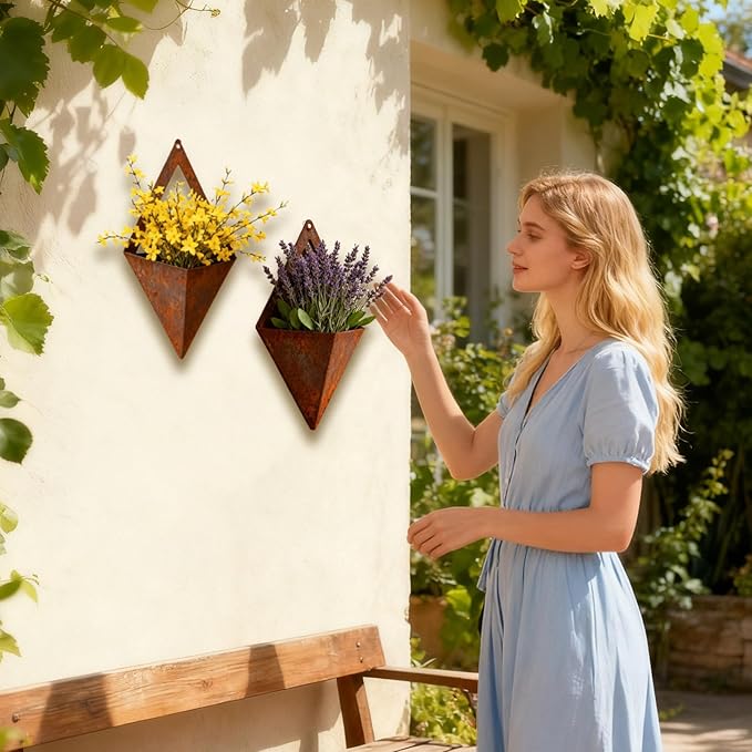 Wall Vase, Metal Geometric Pot, 3.87×2.17 Inch Strong Build Gear, Hangable Tool, Stylish Mounted Aid with Compact Design, Planter Helper for Home Garden Flowers Plants Window Door Patio Balcony Yard