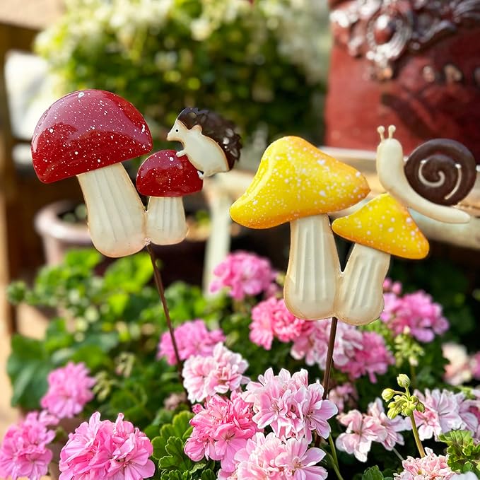 2 Pack Metal Mushroom Decorative Garden Stakes，19.6" Outdoor Garden Decor Rust Proof Metal Flower Decoration,Spring Yard Art Decorations for Lawn Patio,