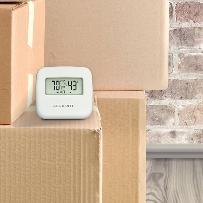 AcuRite 01095M Indoor Temperature & Humidity Station with 3 Sensors, White
