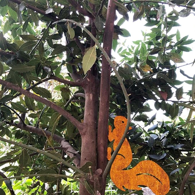 Rusty Squirrel Garden Stake, Metal Squirrel Yard Art,Squirrel Silhouette, Rusted Metal Garden Decor, Garden Gifts for Her Him(Rusty,20x14.5/50x37cm)