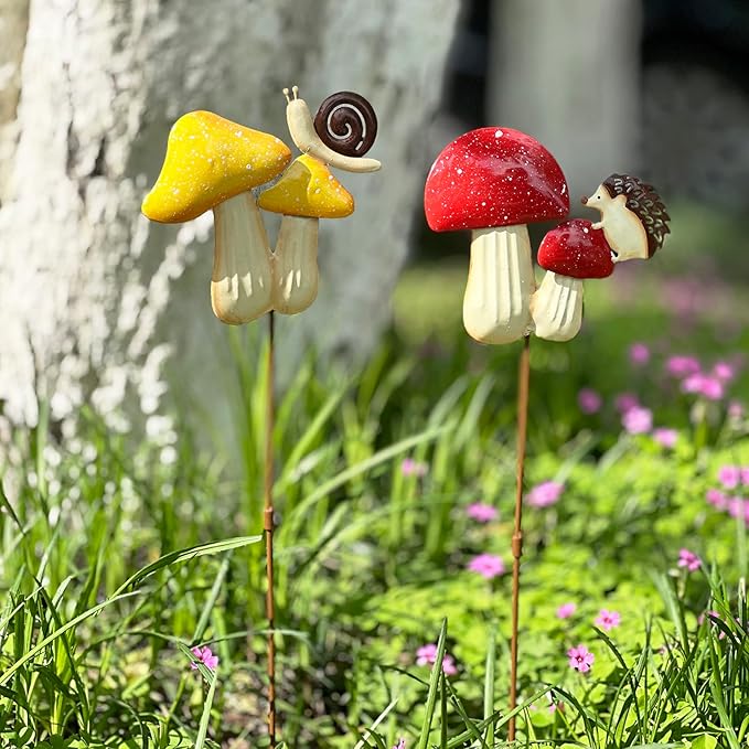 2 Pack Metal Mushroom Decorative Garden Stakes，19.6" Outdoor Garden Decor Rust Proof Metal Flower Decoration,Spring Yard Art Decorations for Lawn Patio,