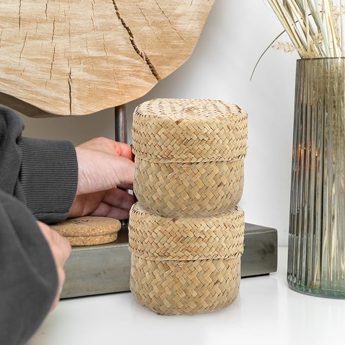 PRETYZOOM Handmade Woven Flower Basket with Lid Mini Straw Storage Basket for Home Decorations Gift Packaging Sundries Container 5.11X5.11X4.13 Inch