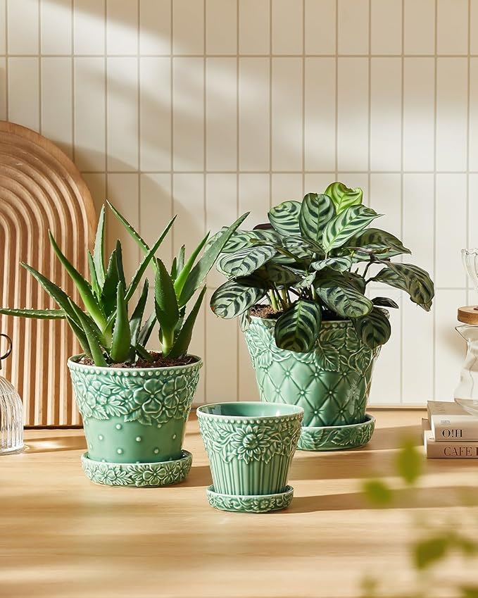Metahom Ceramic Plant Pots, 4.9 Inch Flower Pots with Drainage Hole & Saucer, Decorative Planter Pots for Indoor Plants, Small Pots for Succulent, Catus, Home Decor, Set of 4, Green