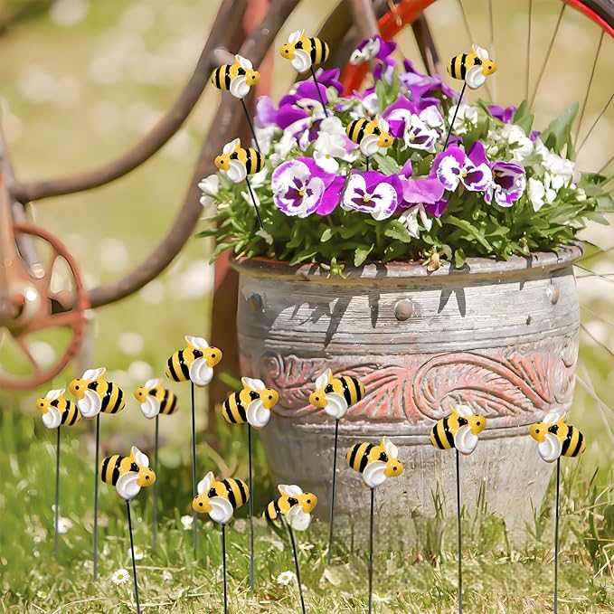 Garden Stakes Decor,10Pcs Garden Stakes Decorative Outdoor Lawn Pathway Patio Plant Pot Art Stick Yard Art Decorations for Pot Lawn Patio Corridor Flower Bed Outdoor Plant (BEE)