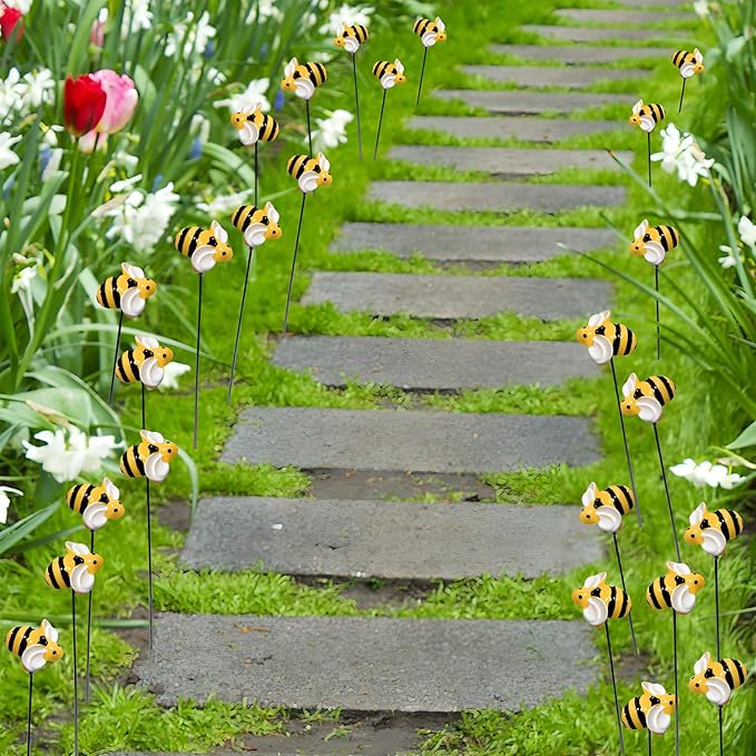 Garden Stakes Decor,10Pcs Garden Stakes Decorative Outdoor Lawn Pathway Patio Plant Pot Art Stick Yard Art Decorations for Pot Lawn Patio Corridor Flower Bed Outdoor Plant (BEE)