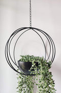 RISEON Boho Black Metal Plant Hanger,Metal Geometric Hanging Planter, Modern Planter, Mid Century Air Plant Holder Stand, Minimalist Planter for Indoor Outdoor Home Wedding Decor