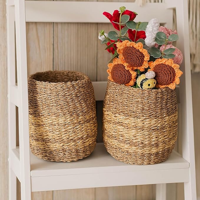 LAQUEDECRAFT Small Seagrass Basket | Handwoven Natural Waste Bin for Garbage, Storage, or Holding Planters | Ideal for Bathroom, Bedroom, Office, or Under Desk Use (Seagrass)