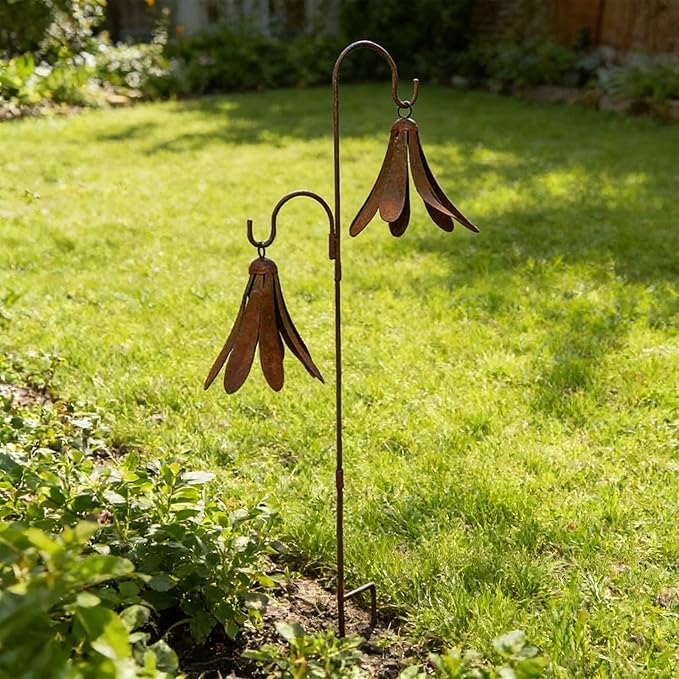 Elegant Metal Flowers Garden Stake Patios Balcony Planter Ground Spikes for Outdoor and Indoor Decoration