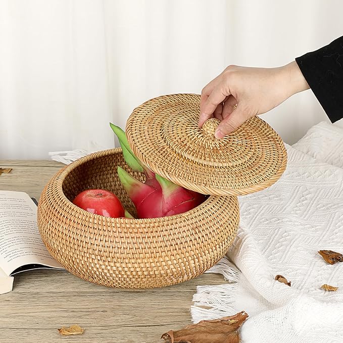 Hipiwe Round Rattan Boxes with Lid Natural Woven Storage Basket Bin Multi-Purpose Wicker Tray Weaving Decorative Shelf Basket Farmhouse Picnic Bread Fruit Table Storage Basket