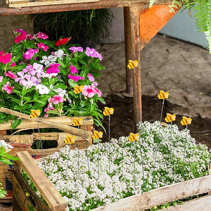 10PCS Bee Garden Stakes Decor Small Bees Yard Decor Metal Garden Stakes Honey Bee Decors Spring Summer Resin Bumble Bees Gardens Stake for Lawn Corridor Plant Pot Pathway Flower Bed