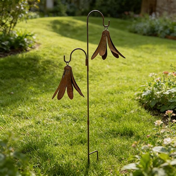 Elegant Metal Flowers Garden Stake Patios Balcony Planter Ground Spikes for Outdoor and Indoor Decoration