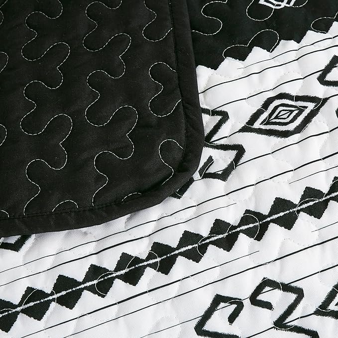 Chezmoi Collection Indie 3-Piece Southwestern Aztec Quilt Set - Black White Geometric Symbols Printed Microfiber Lightweight Quilted Bedspread Set, Full (90" x 95")