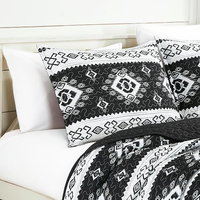 Chezmoi Collection Indie 3-Piece Southwestern Aztec Quilt Set - Black White Geometric Symbols Printed Microfiber Lightweight Quilted Bedspread Set, Queen (100" x 95")