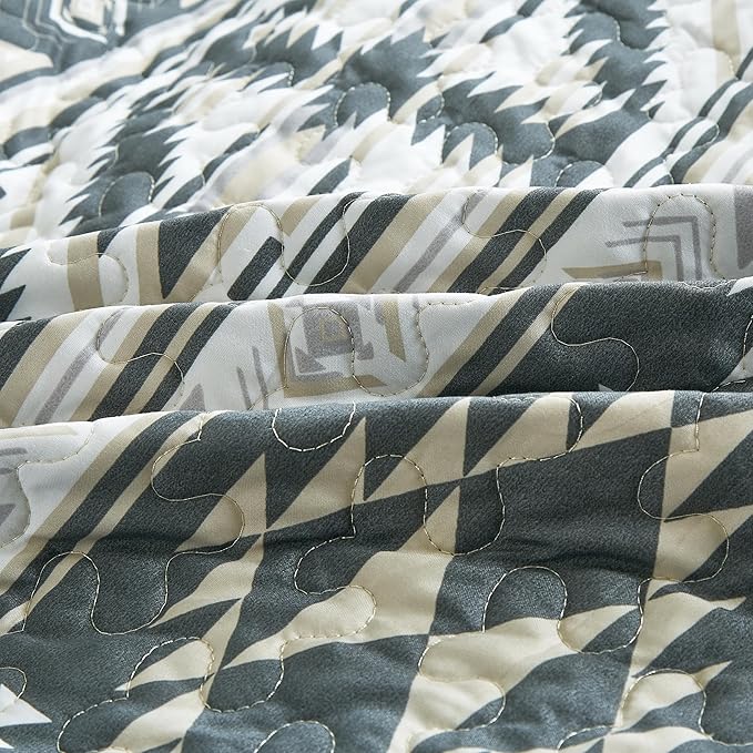 Chezmoi Collection Remy 3-Piece Southwestern Geometric Motif Quilt Set - Multicolor Gray White Light Brown Printed Microfiber Lightweight Quilted Bedspread Set, Full (90" x 95")