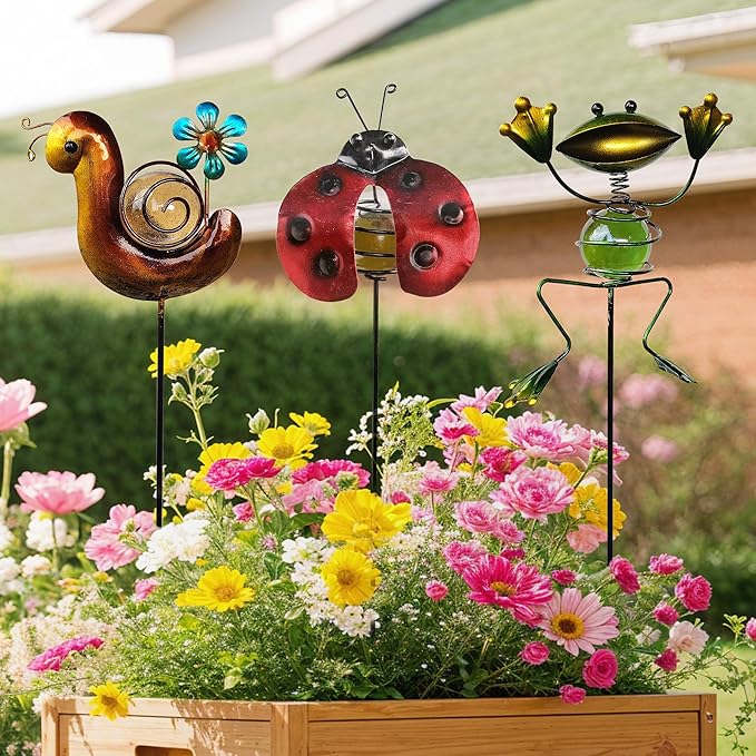 Garden Decor for Outside, Set of 3 Metal 16.5” Decorative Garden Stakes with Snail Beetle Frog for Garden Decorations, Welcome Yard Sign Art Stakes for Outdoor Lawn Backyard Porch