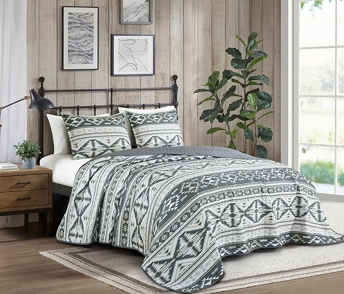 Chezmoi Collection Remy 3-Piece Southwestern Geometric Motif Quilt Set - Multicolor Gray White Light Brown Printed Microfiber Lightweight Quilted Bedspread Set, King (118" x 95")