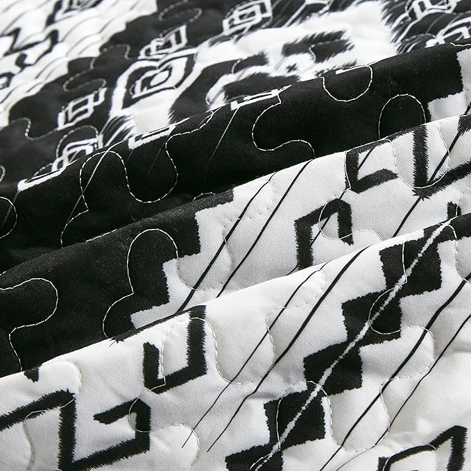 Chezmoi Collection Indie 3-Piece Southwestern Aztec Quilt Set - Black White Geometric Symbols Printed Microfiber Lightweight Quilted Bedspread Set, Full (90" x 95")