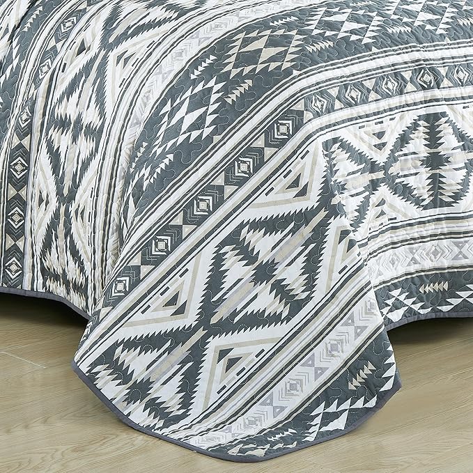Chezmoi Collection Remy 2-Piece Southwestern Geometric Motif Quilt Set - Multicolor Gray White Light Brown Printed Microfiber Lightweight Quilted Bedspread Set, Twin (70" x 90")