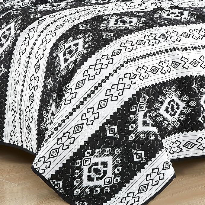Chezmoi Collection Indie 3-Piece Southwestern Aztec Quilt Set - Black White Geometric Symbols Printed Microfiber Lightweight Quilted Bedspread Set, Queen (100" x 95")