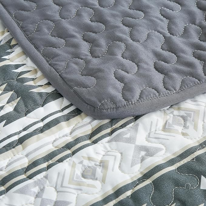 Chezmoi Collection Remy 3-Piece Southwestern Geometric Motif Quilt Set - Multicolor Gray White Light Brown Printed Microfiber Lightweight Quilted Bedspread Set, King (118" x 95")